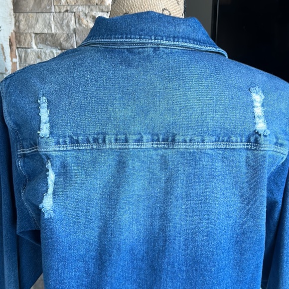 Love Tree Denim long sleeve button down distressed raw hem tunic shirt - Picture 10 of 16